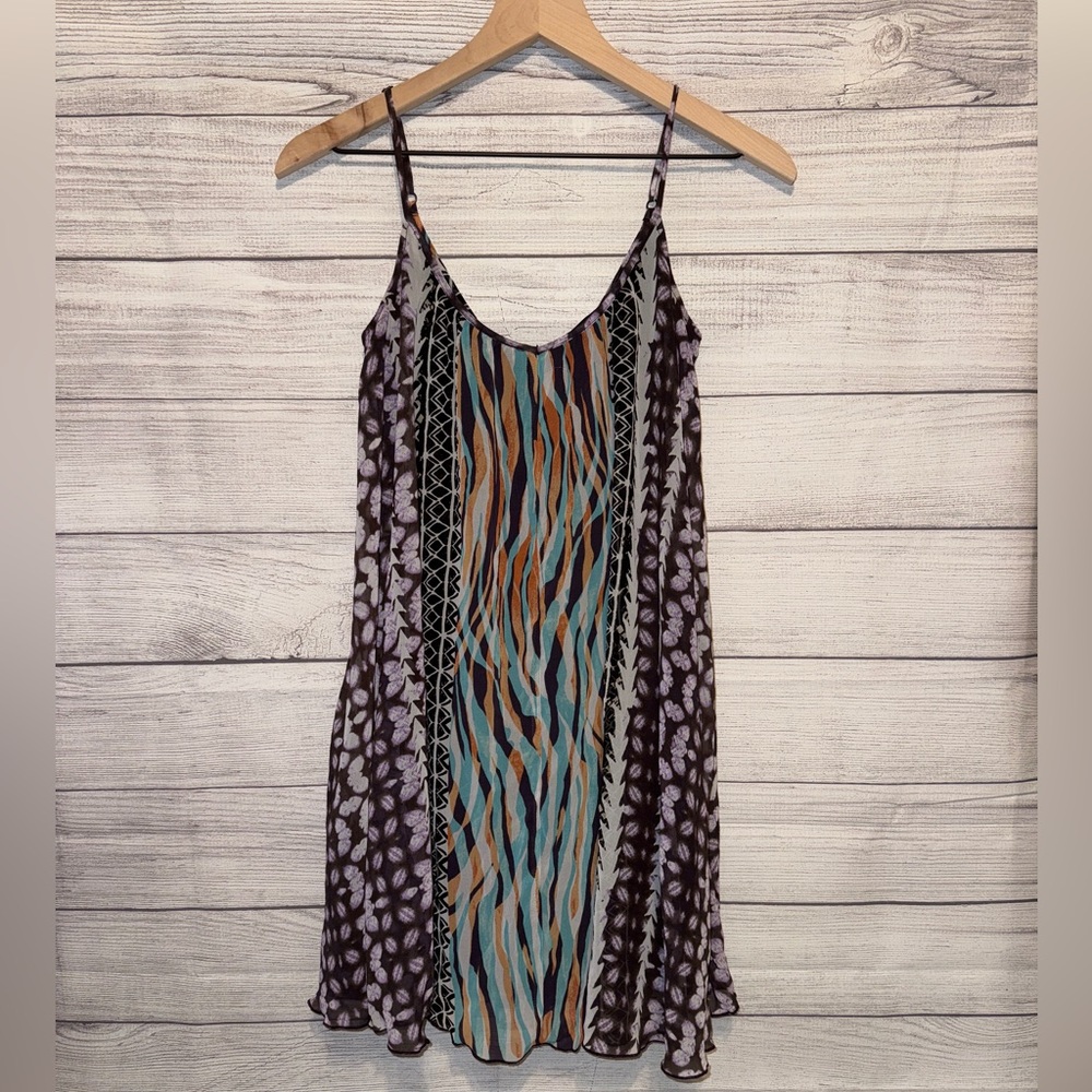 Multicolor Sleeveless Dress with Patterned Design